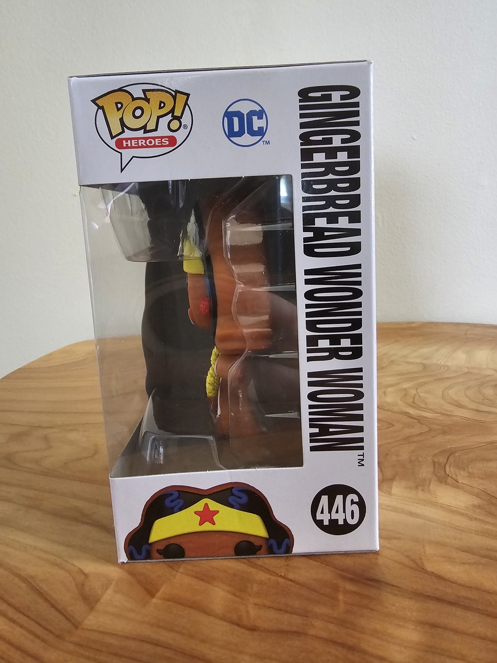 Funko Pop! DC Super Heroes #446 Gingerbread Wonder Woman - Brown & Yellow - Picture 3 of 7